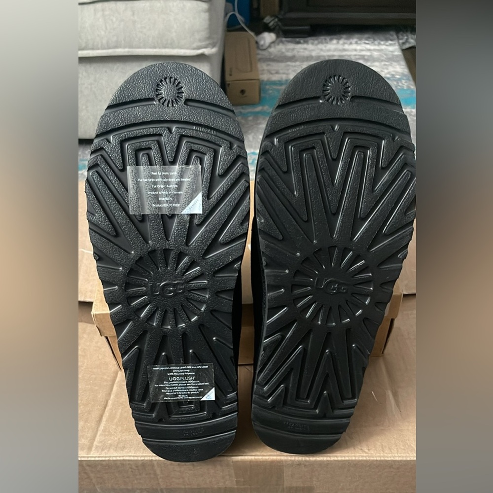 New UGG SIZE 13 Mens